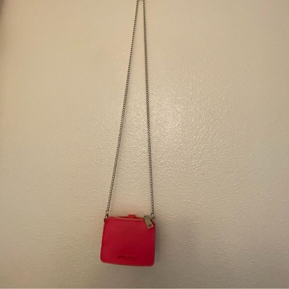 Steve Madden hot pink faux leather purse chain crossbody mini wallet NEW 4x5 - Picture 2 of 11